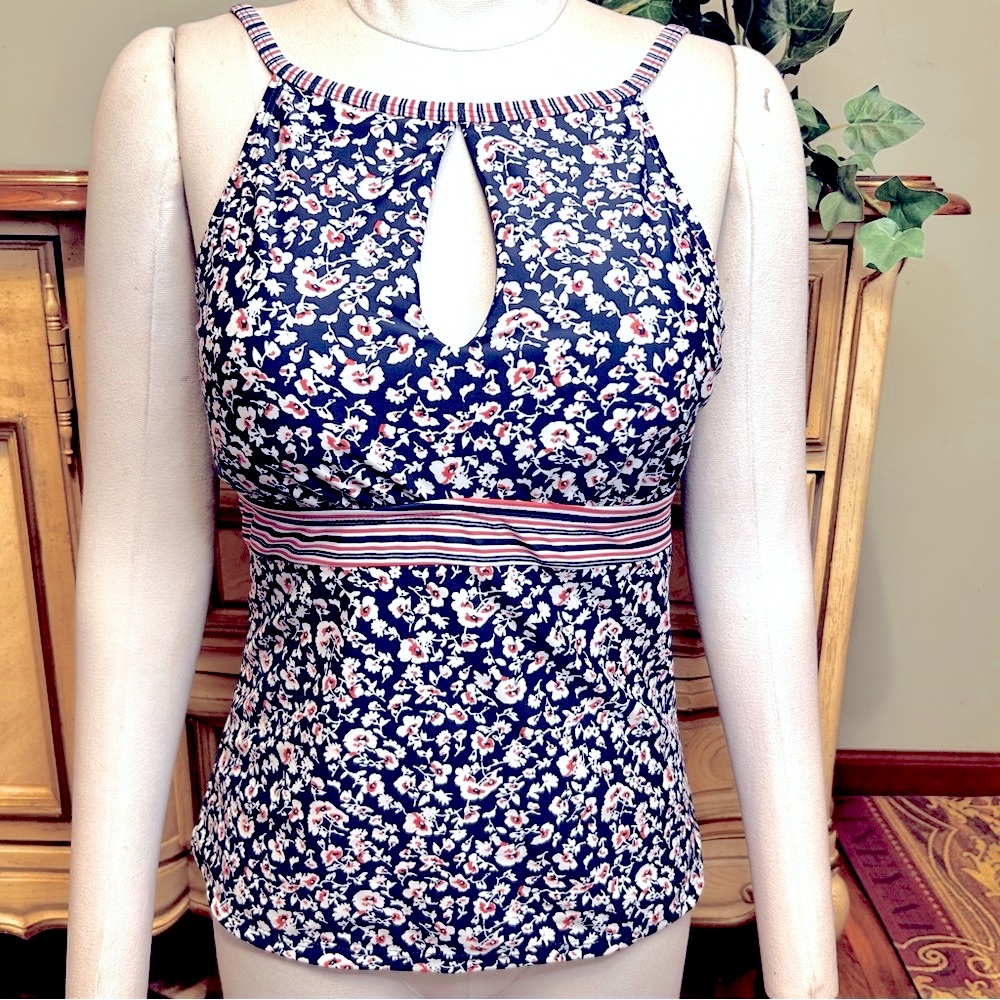 Ellen Tracy Blue Red White Floral Keyhole Bathing Suit Swim Tankini Top